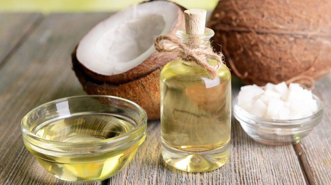 Applying coconut oil to the navel brings unexpected health benefits